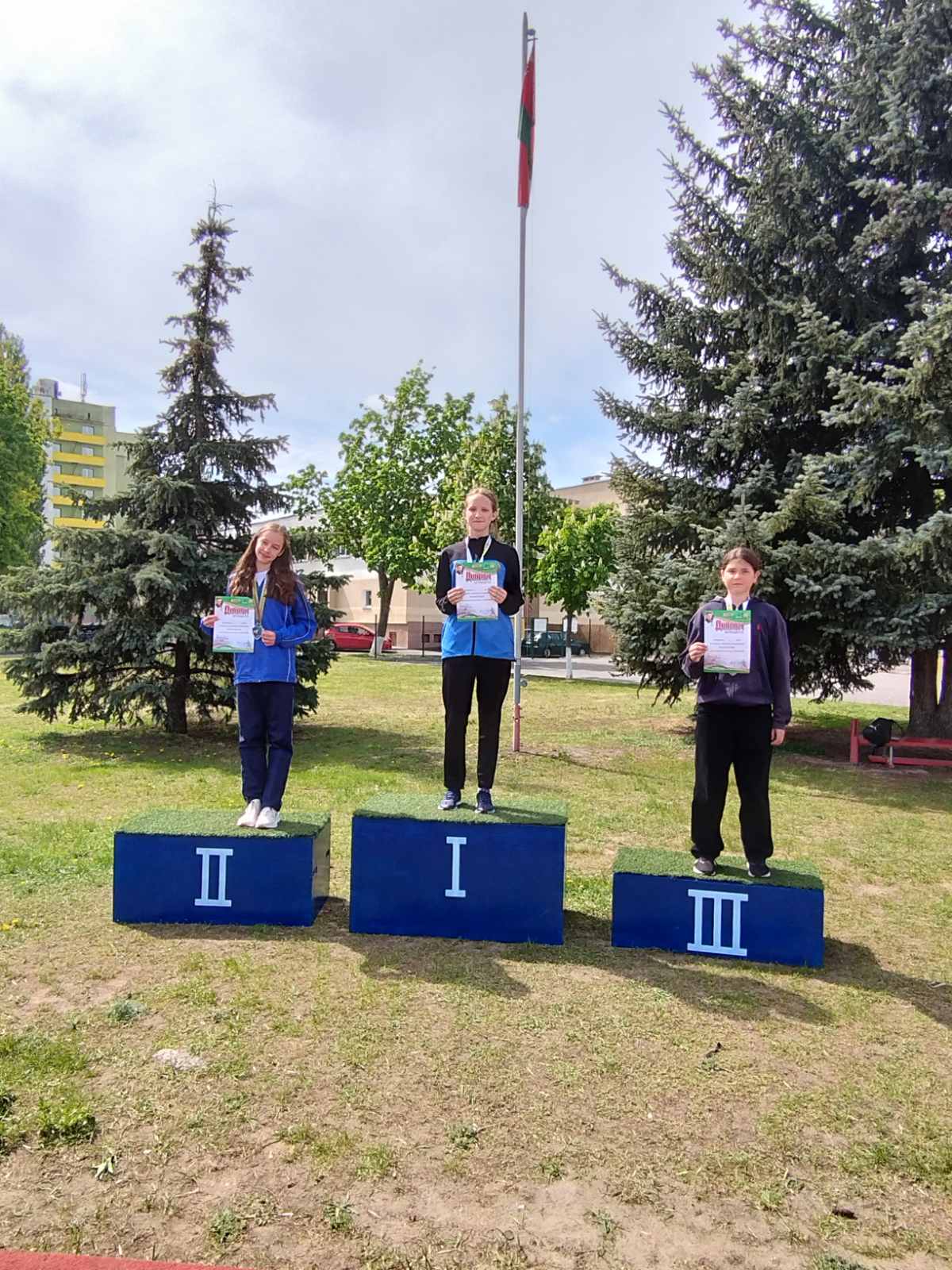 Традиционные соревнования по легкой атлетике памяти Героя Советского Союза, лейтенанта Г.М. Склезнева среди юношей и девушек 2011-2012 гг.р.